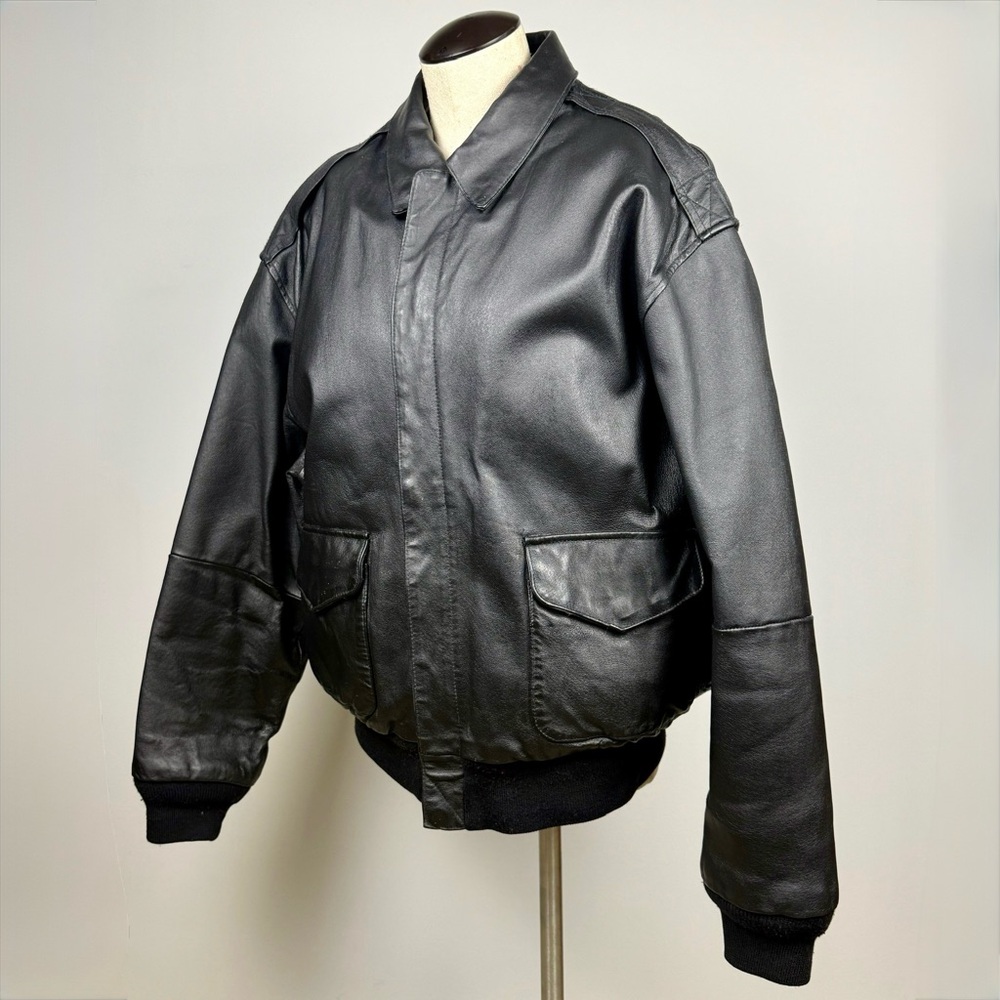 VTG Airborne Classic Black Leather Bomber Jacket Sz Large